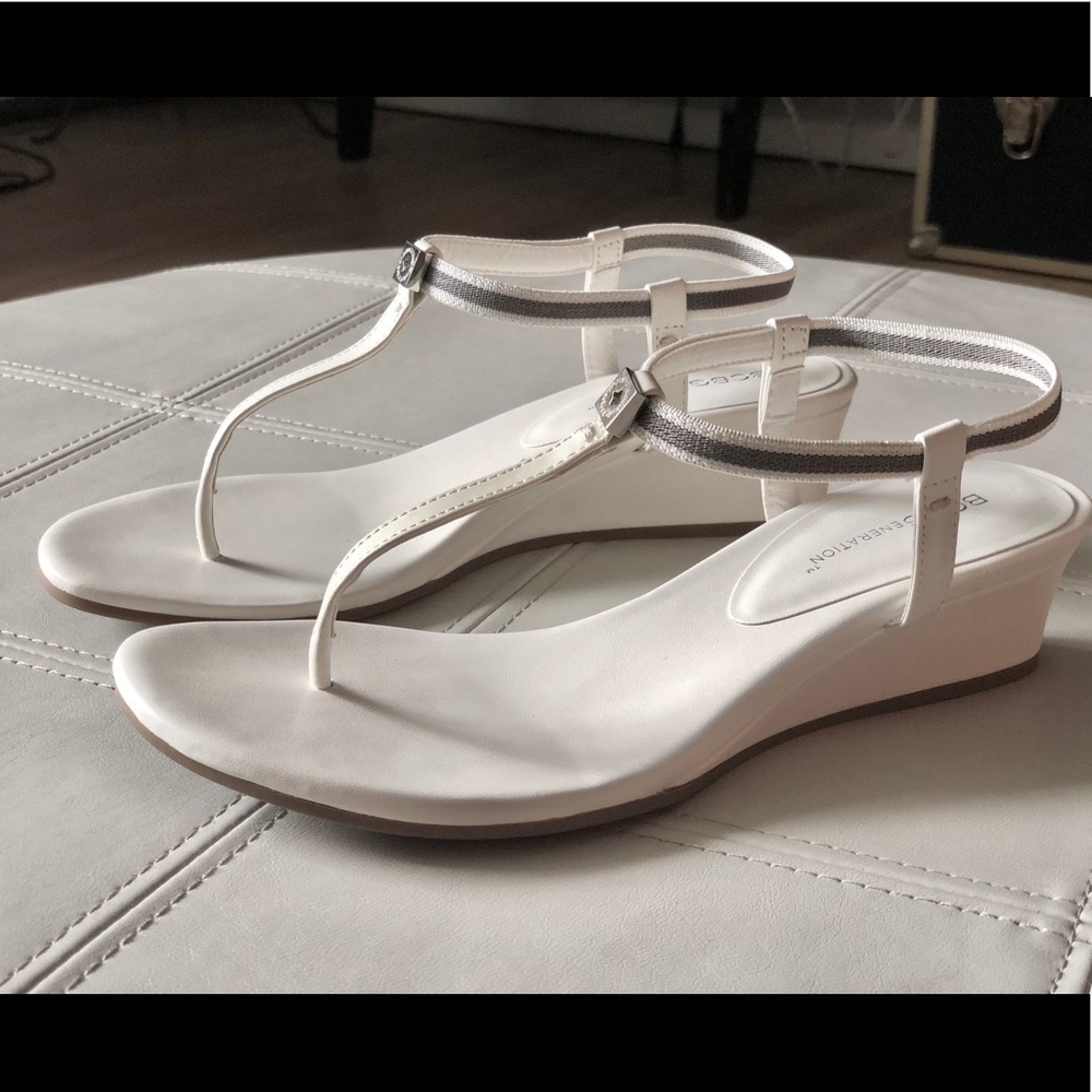 NWOT ✨BCBG✨ strap sandals